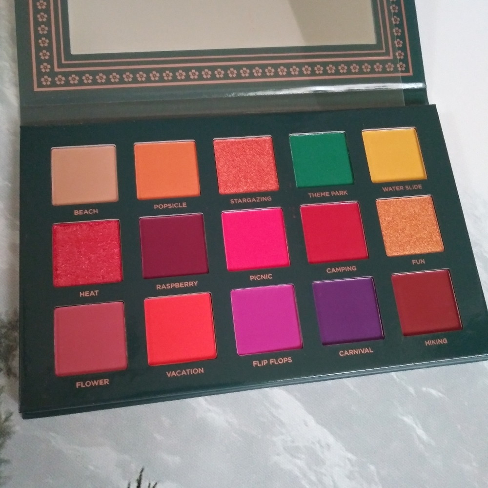 Ace Beaute Nostalgia Palette